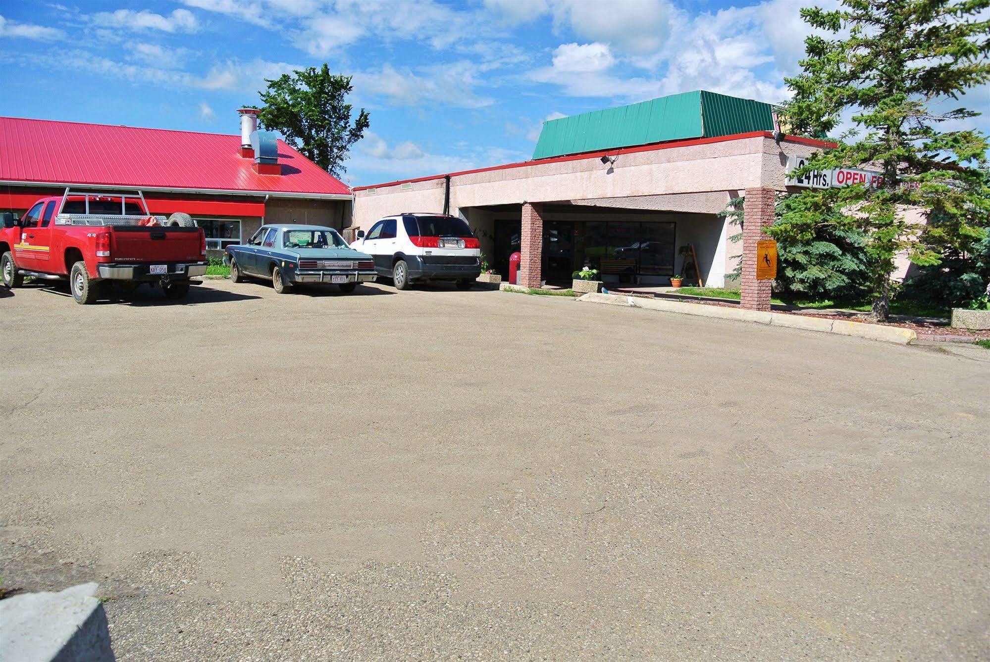 Vegreville Garden Inn Exterior photo